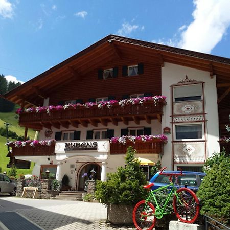 Garni Rubens B&B Selva di Val Gardena Exterior photo