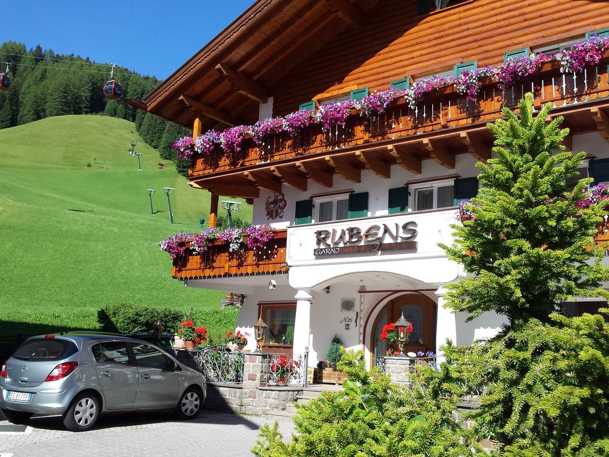 Garni Rubens B&B Selva di Val Gardena Exterior photo