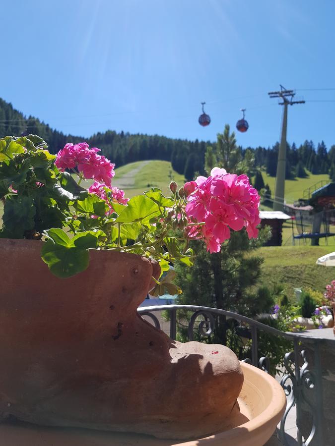 Garni Rubens B&B Selva di Val Gardena Exterior photo