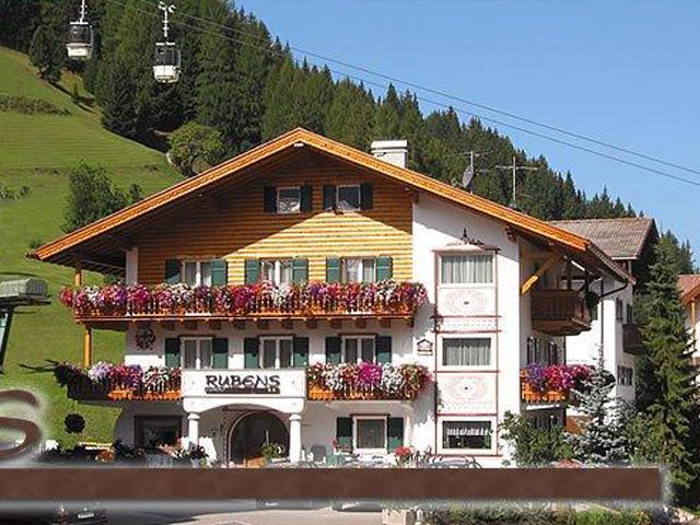 Garni Rubens B&B Selva di Val Gardena Exterior photo