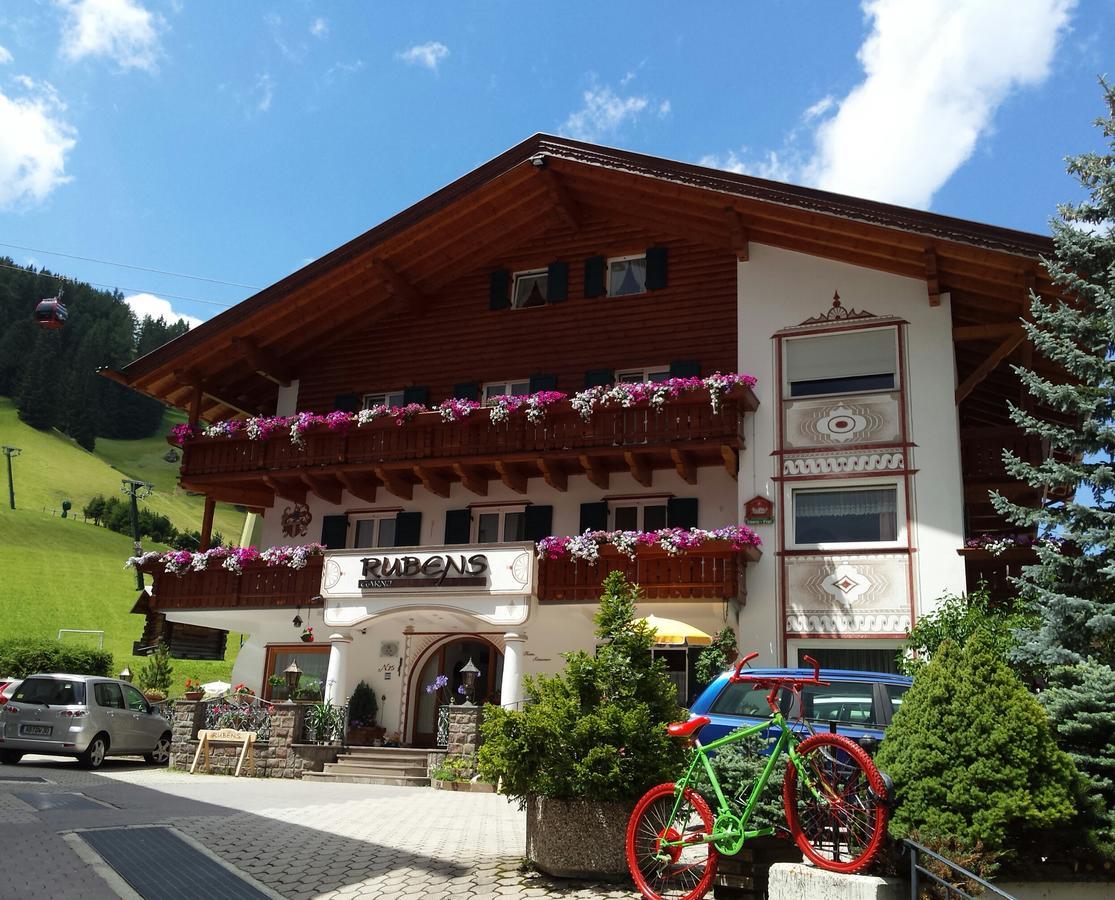 Garni Rubens B&B Selva di Val Gardena Exterior photo